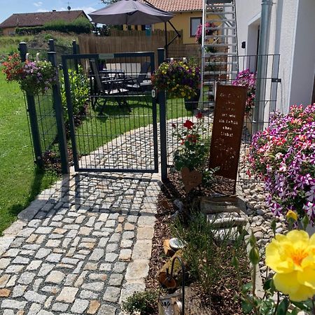 Gemuetliche Ferienwohnung In Idyllischer Lage-Auf Dem Land Dittersdorf Bagian luar foto